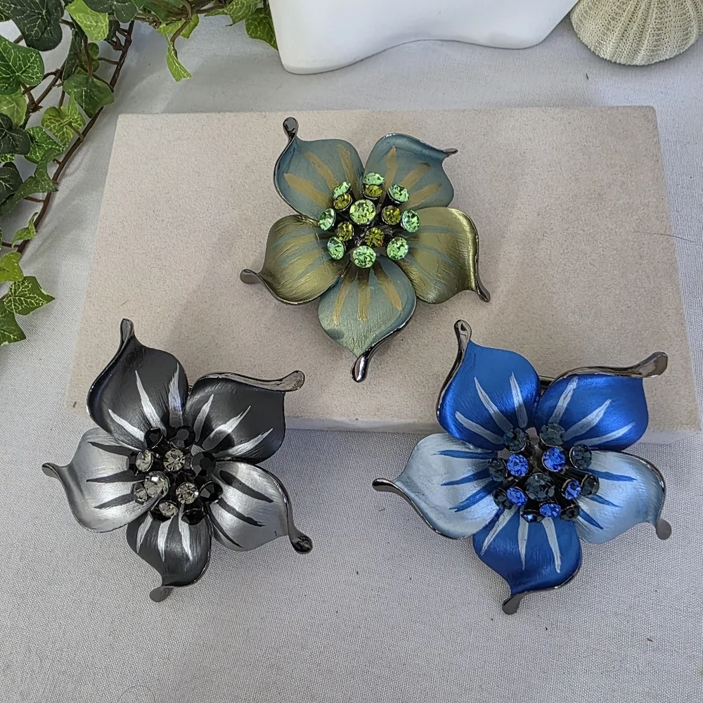Unique Metal Belt Buckle Painted Flower With Crystal Stones Blue Grey Green